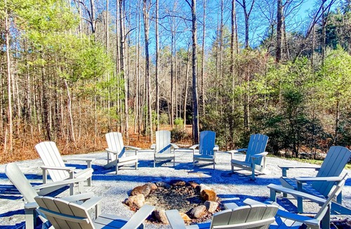 Hendersonville House | 174 m² House ∙ 3 bedrooms ∙ 8 guests
