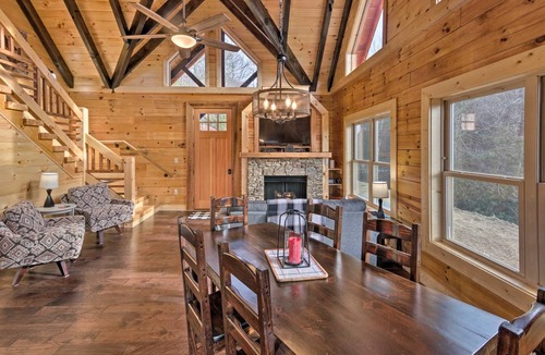 Bryson City House | 183 m² House ∙ 3 bedrooms ∙ 8 guests