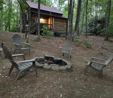 Hendersonville House | 1850s Settlers Cabin at Wethero Ridge