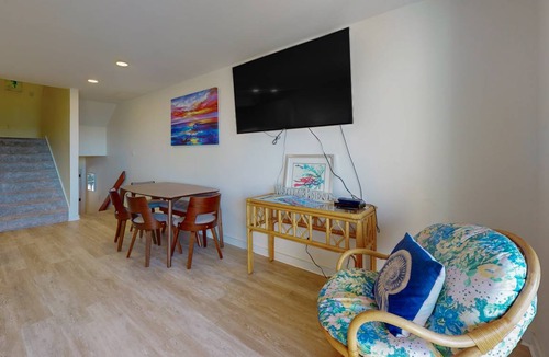 Pine Knoll Shores Condo | 186 m² Condo ∙ 4 bedrooms ∙ 10 guests