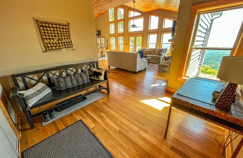 Todd House | 186 m² House ∙ 3 bedrooms ∙ 6 guests