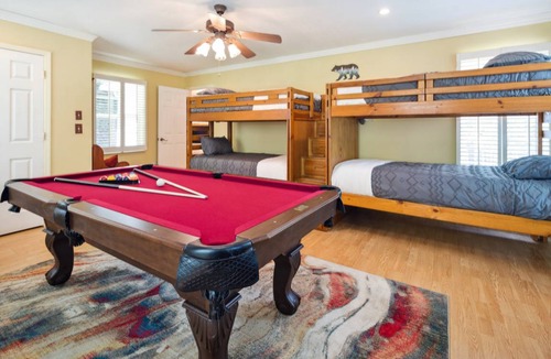 Whittier House | 186 m² House ∙ 4 bedrooms ∙ 12 guests