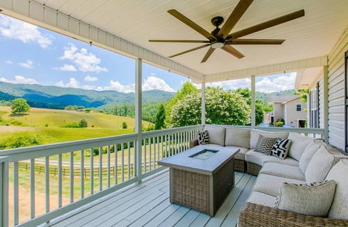 Weaverville House | 186 m² House ∙ 4 bedrooms ∙ 12 guests
