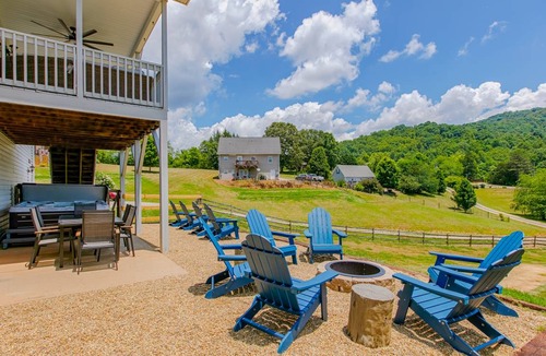 Weaverville House | 186 m² House ∙ 4 bedrooms ∙ 12 guests