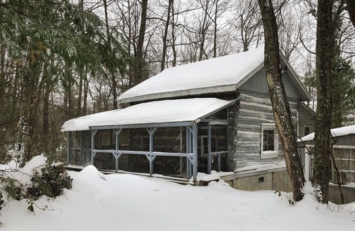 Saluda Cabin | 1890's Cabin With Modern Conveniences on a Beautiful Lake !