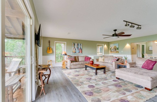 Robbinsville House | 193 m² House ∙ 4 bedrooms ∙ 8 guests
