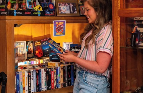 Winston - Salem House | 1980's ARCADE + 80's themed bedroom