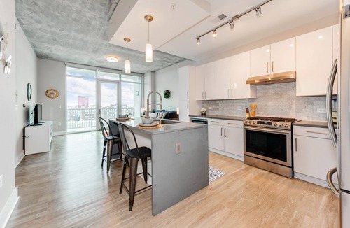 Second Ward Apartment | 1BR furnished Apartment in Charlotte near Uptown Area by RedAwning