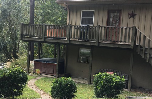 Chimney Rock Ski Chalet | 1BR Garden View 1 Bottom floor of Chalet - Hot tub- Grill