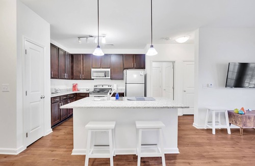 Ashbrook - Clawson Village Apartment | 1BR King Bed near Shopping, Dining & Entertainment