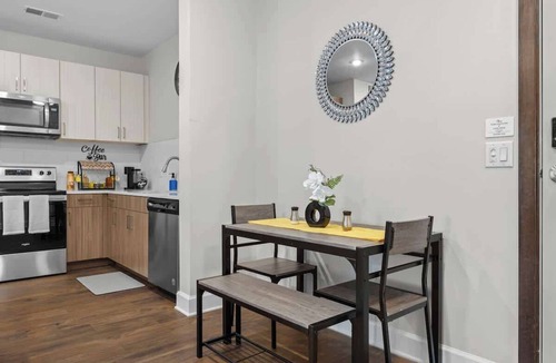 Eighth Avenue Apartment | 1BR Retreat Walk to Broadway & Gulch