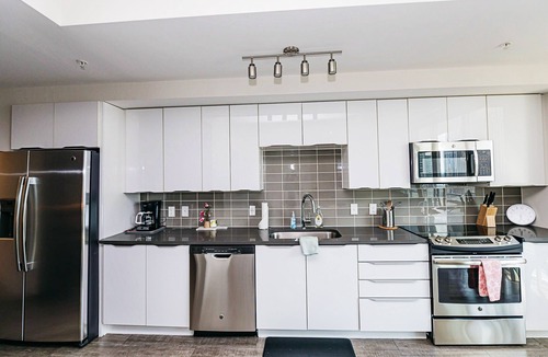 Charlotte Center City Apartment | 1BR Uptown Charlotte Furnished Apartments by RedAwning