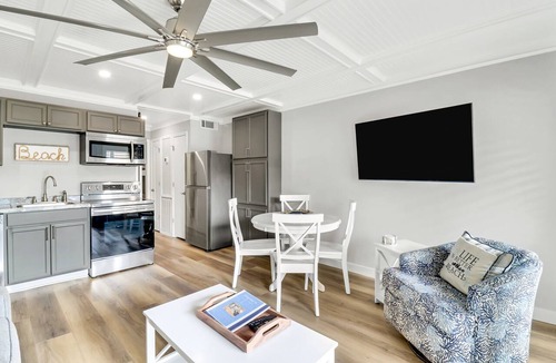 Folly Field Condo | 1st Floor Perfection - Beach and Tennis Oceanfront Resort - Like New - C145