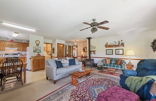 Maggie Valley Cabin | 2 BD 2 BA Cozy, Single LV Cabin, Views, Covered Porch