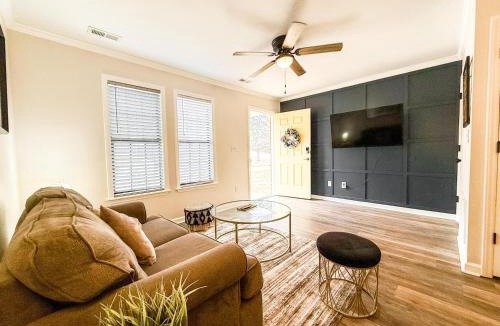 Southwest Raleigh House | 2 bd townhome near DT Raleigh