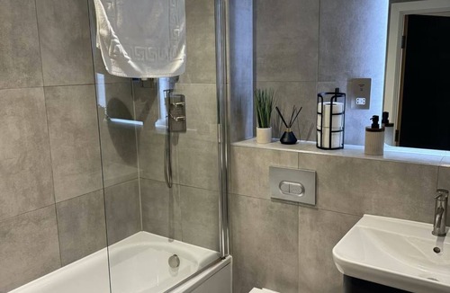 Heworth Apartment | 2-Bed, 2-Bath Apartment in the Heart of York City Centre with secure parking