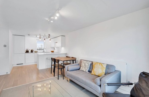 Warwick Apartment | 2-Bed, 2-Bath Seventh Floor Flat