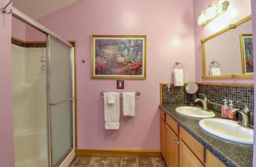 Whittier House | 2 Bed 2 Bath Vacation home in Whittier V