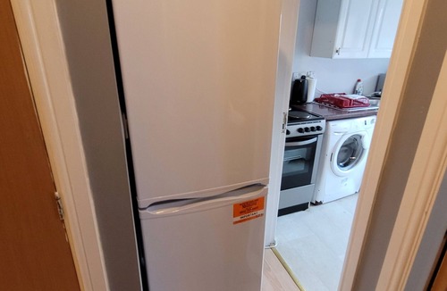 Levenshulme Apartment | 2-bed Apartment, Sleeps 4,on-site Parking