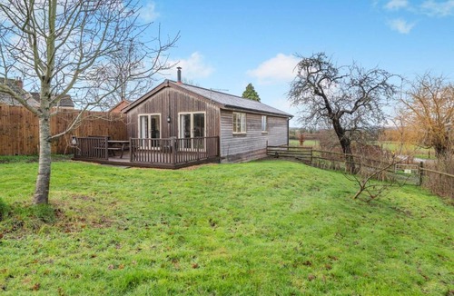 Dursley Cabin | 2 Bed in Coaley oc-r34730