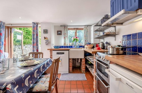 Corfe Castle Village Cottage | 2 Bed in Corfe Castle (oc-a30970)