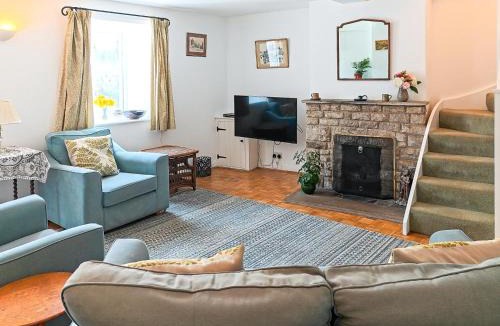 Corfe Castle Village House | 2 Bed in Corfe Castle oc-ic096