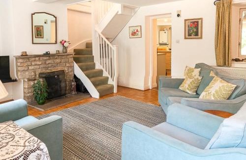 Corfe Castle Village House | 2 Bed in Corfe Castle oc-ic096