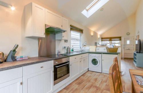 Cowes Cabin | 2 Bed in Cowes oc-73374