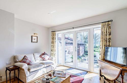 Lund House | 2 Bed in Driffield oc-75583