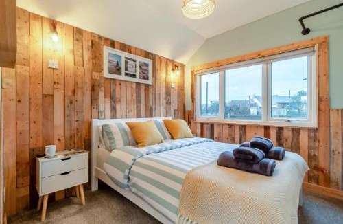 Irstead Cabin | 2 Bed in Eccles-on-Sea oc-s30665