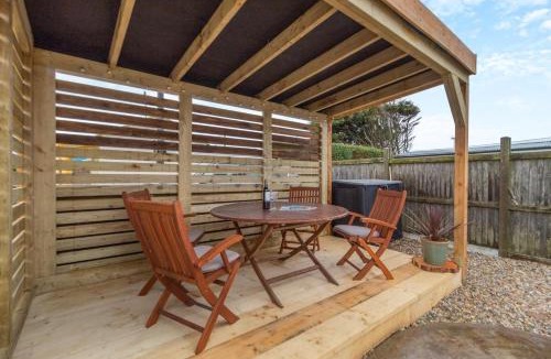 Irstead Cabin | 2 Bed in Eccles-on-Sea oc-s30665