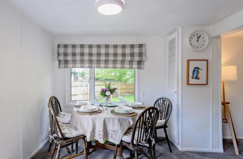 New Forest District Cabin | 2 Bed in Fordingbridge oc-82875