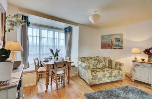 Little Petherick House | 2 Bed in Little Petherick oc-p00644