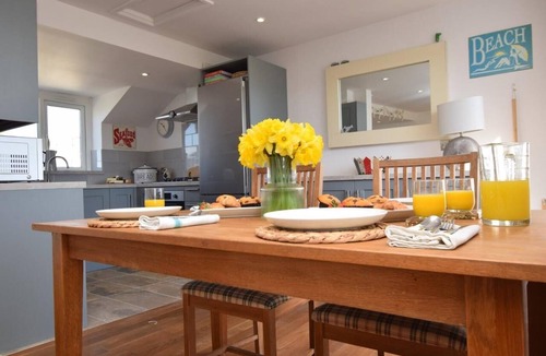 Lusty Glaze Cottage | 2 Bed in Newquay (oc-53405)