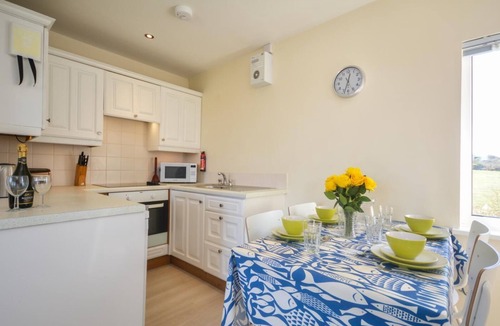 Constantine Bay Apartment | 2 Bed in Padstow (oc-p00375)