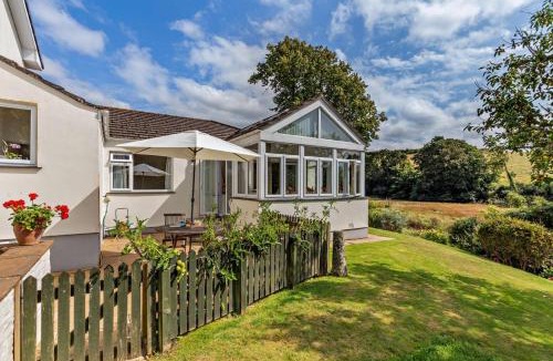 Ruan High Lanes House | 2 Bed in Ruan High Lanes oc-r29865