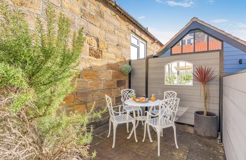 Sandsend Cottage | 2 Bed in Sandsend (oc-g0128)