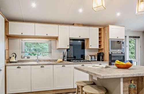 Ryde Cabin | 2 Bed in St. Helens oc-s29960