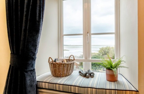 Waren Mill Apartment | 2 Bed in Waren Mill (oc-p33560)