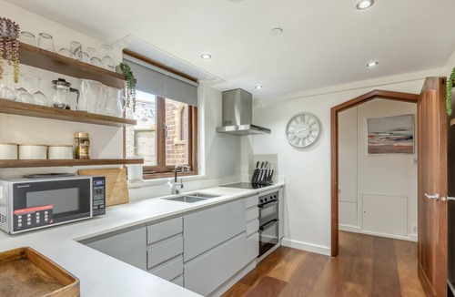 Winfrith Newburgh Cottage | 2 Bed in Winfrith Newburgh (oc-t32115)
