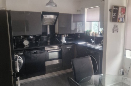 Lee Green Apartment | 2 bed sleeps 4/5 people! Garden excellent to the city 20 mins direct