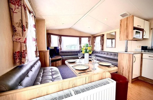 Banff Cabin | 2 Bed - Sleeps 6 - Pets - Parking - Wifi