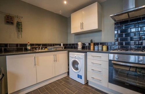 Wallsend Apartment | 2 Bed-town Centre-free Parking