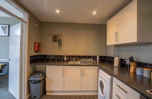 Wallsend Apartment | 2 Bed-town Centre-free Parking