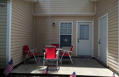 Jacksonville Condo | 2 Bedroom 2 1/2 bath Townhome close to base.
