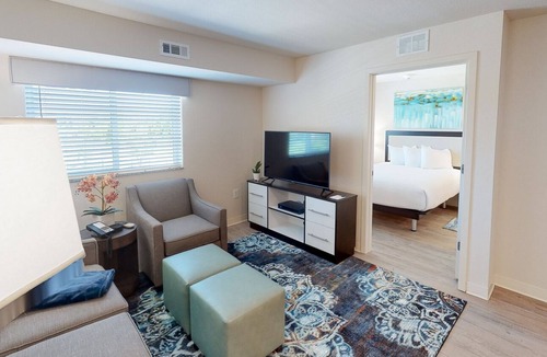 Clegg House | 2 Bedroom 2 Bathroom Furnished Apartment