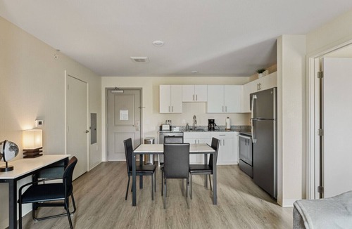 Arrowood Apartment | 2 Bedroom 2 Full Bathrooms spacious condo with balcony and reserved parking