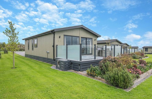 Shepton Mallet Ski Chalet | 2 bedroom accommodation in Midsomer House, East Compton