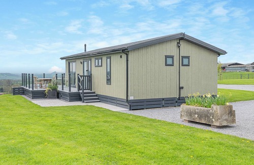 Shepton Mallet Ski Chalet | 2 bedroom accommodation in Midsomer House, East Compton