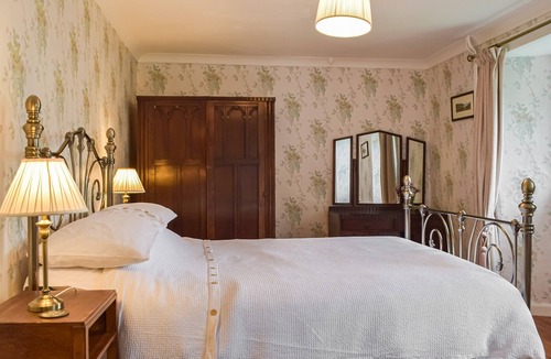 Whitland Cottage | 2 bedroom accommodation in Henllan-Amgoed